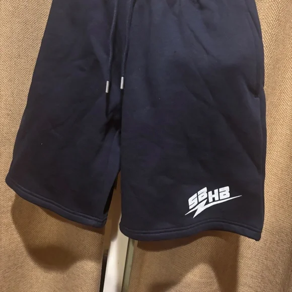 Shorts - Picture 2 of 3